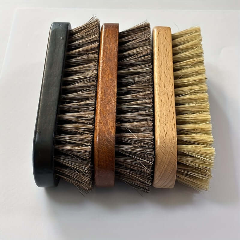 Premium Skoborste Olika färger - högkvalitativa skoborstar i olika träfärger och borstar.